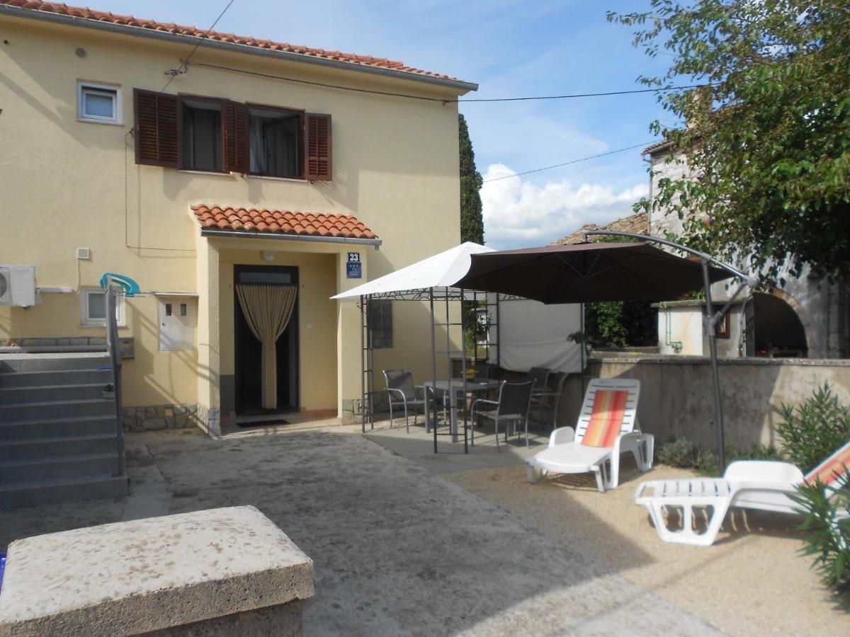 Holiday Home Mery By El-Pi Tours Malinska Extérieur photo
