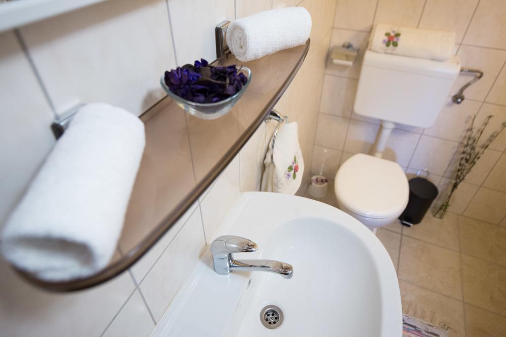 Holiday Home Mery By El-Pi Tours Malinska Extérieur photo